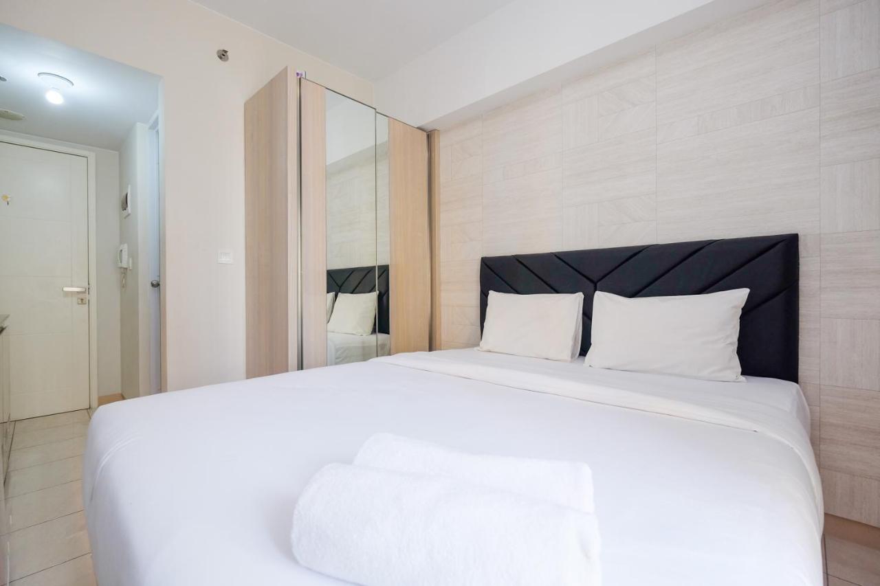 Deluxe At Springlake Summarecon By Travelio Apartemen Bekasi