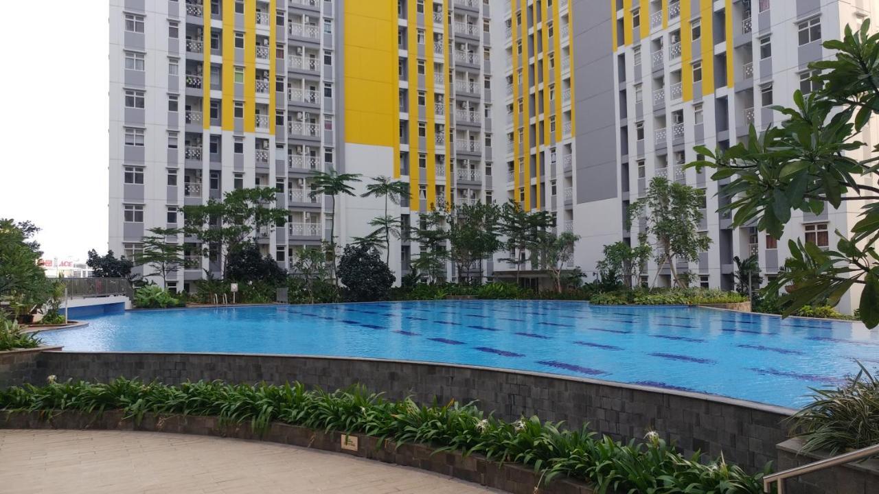 Deluxe At Springlake Summarecon By Travelio Apartemen Bekasi